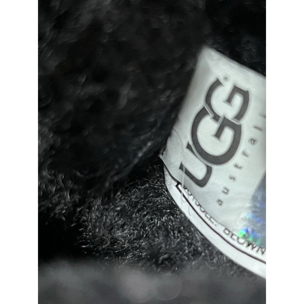 UGG Classic Short II Boots Big Girls Size 3 Greenish Black Color